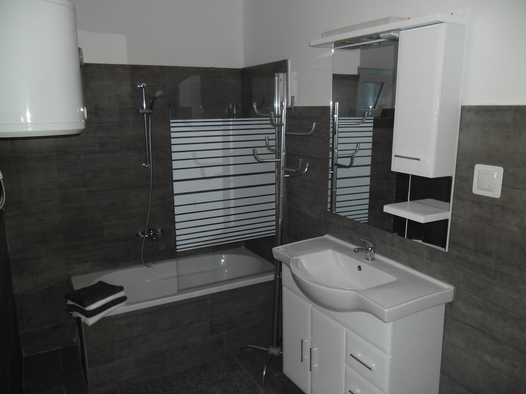 Rooms&Apartments Marinero Betina  Kamer foto