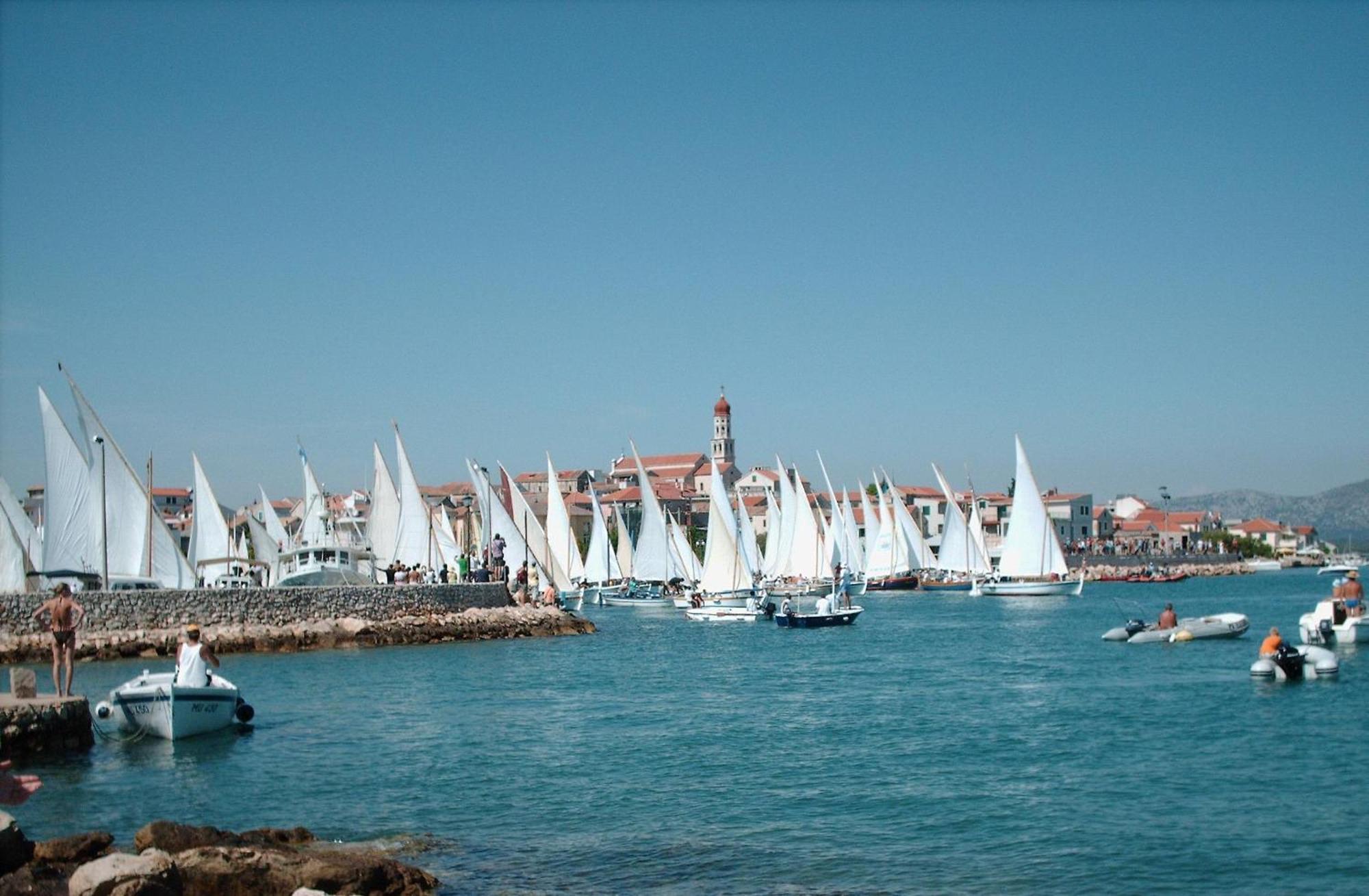 Rooms&Apartments Marinero Betina  Buitenkant foto